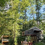 Tree Tops Land Rover Rooftop Tent | Wytch Wood Camping & Glamping | Somerset