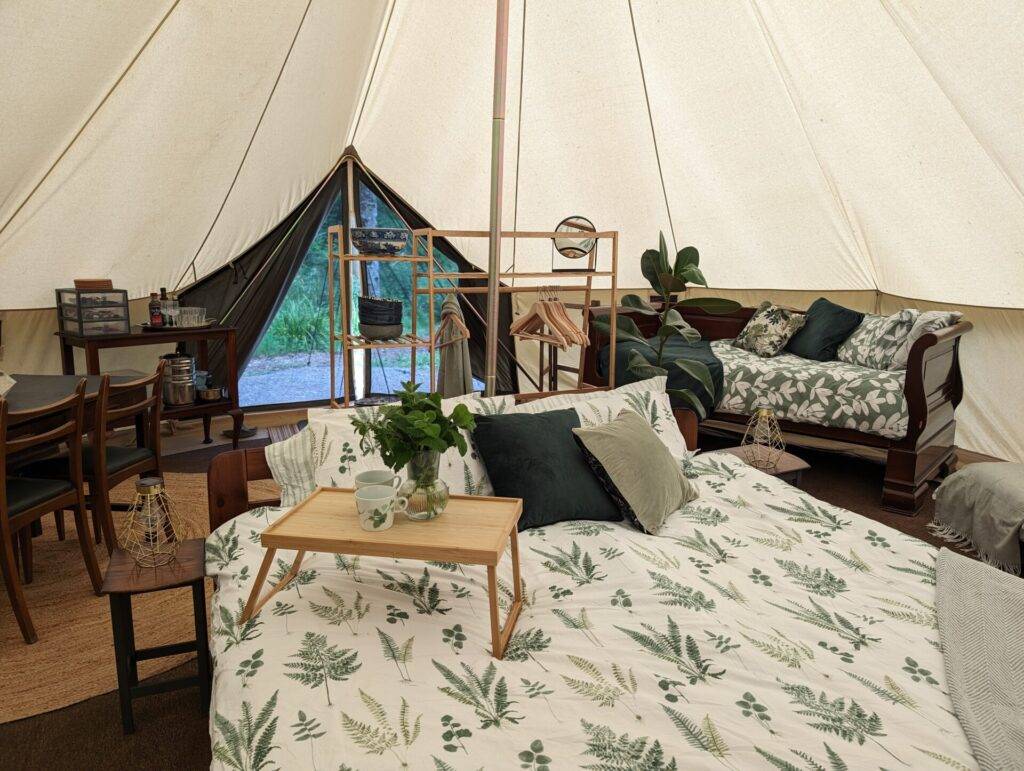 WYTCH WOOD CAMPING & GLAMPING AN AWARD-WINNING, SUSTAINABLE WOODLAND CAMPING AND GLAMPING RETREAT IN SOUTH SOMERSET.